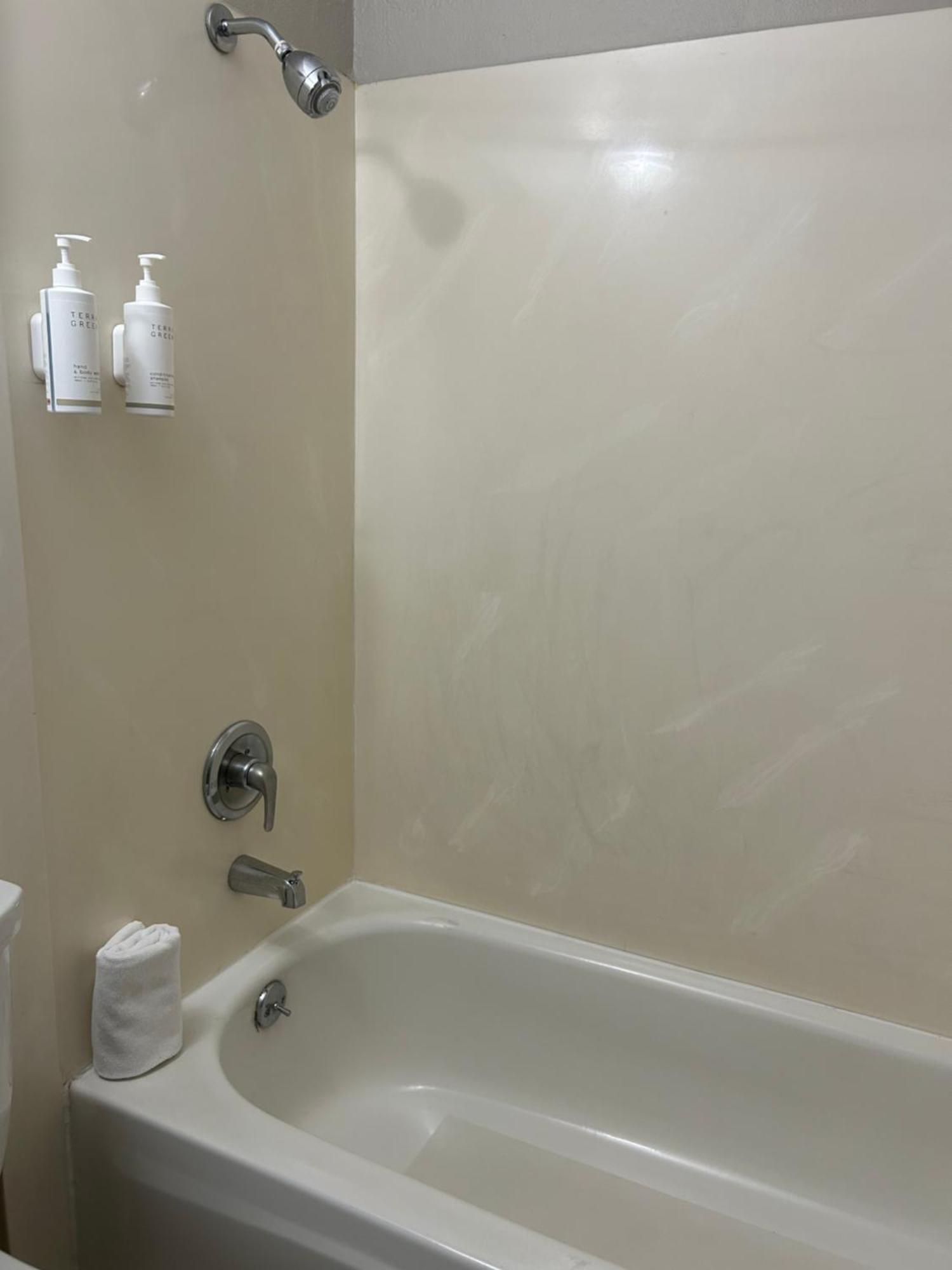 Days Inn By Wyndham Turlock Bagian luar foto