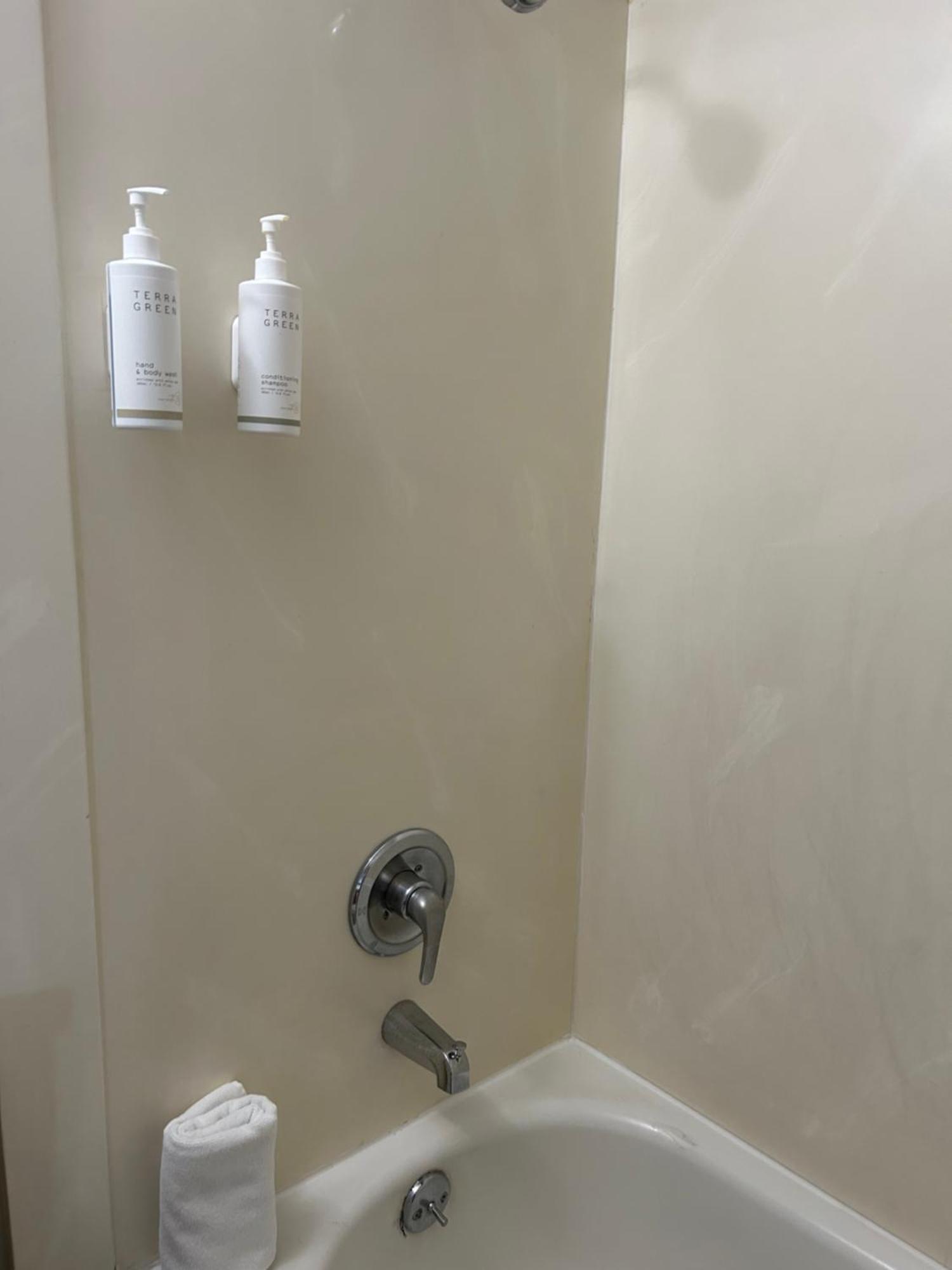 Days Inn By Wyndham Turlock Bagian luar foto