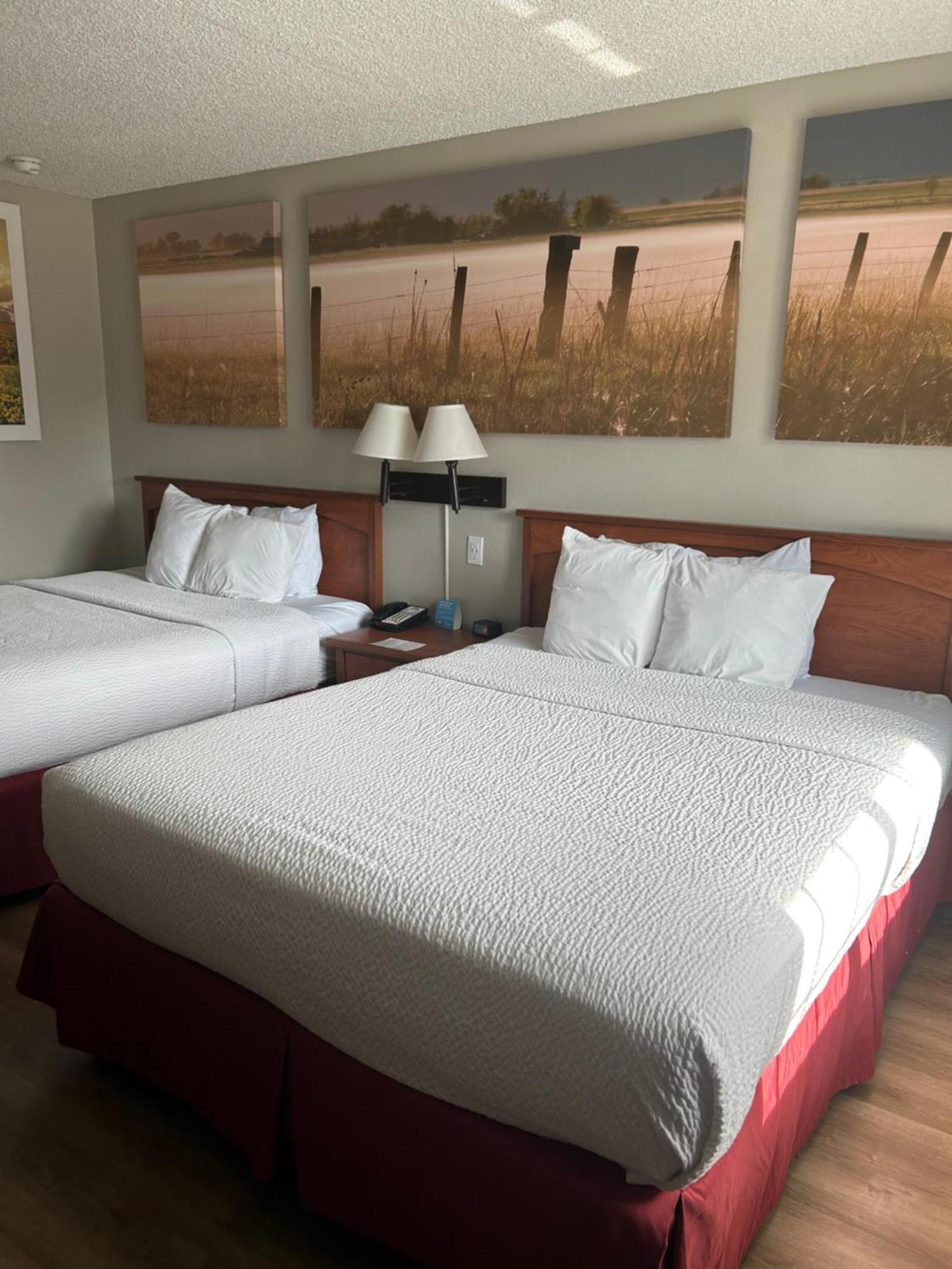 Days Inn By Wyndham Turlock Bagian luar foto
