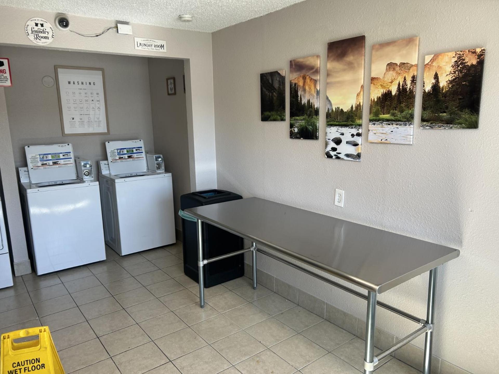 Days Inn By Wyndham Turlock Bagian luar foto
