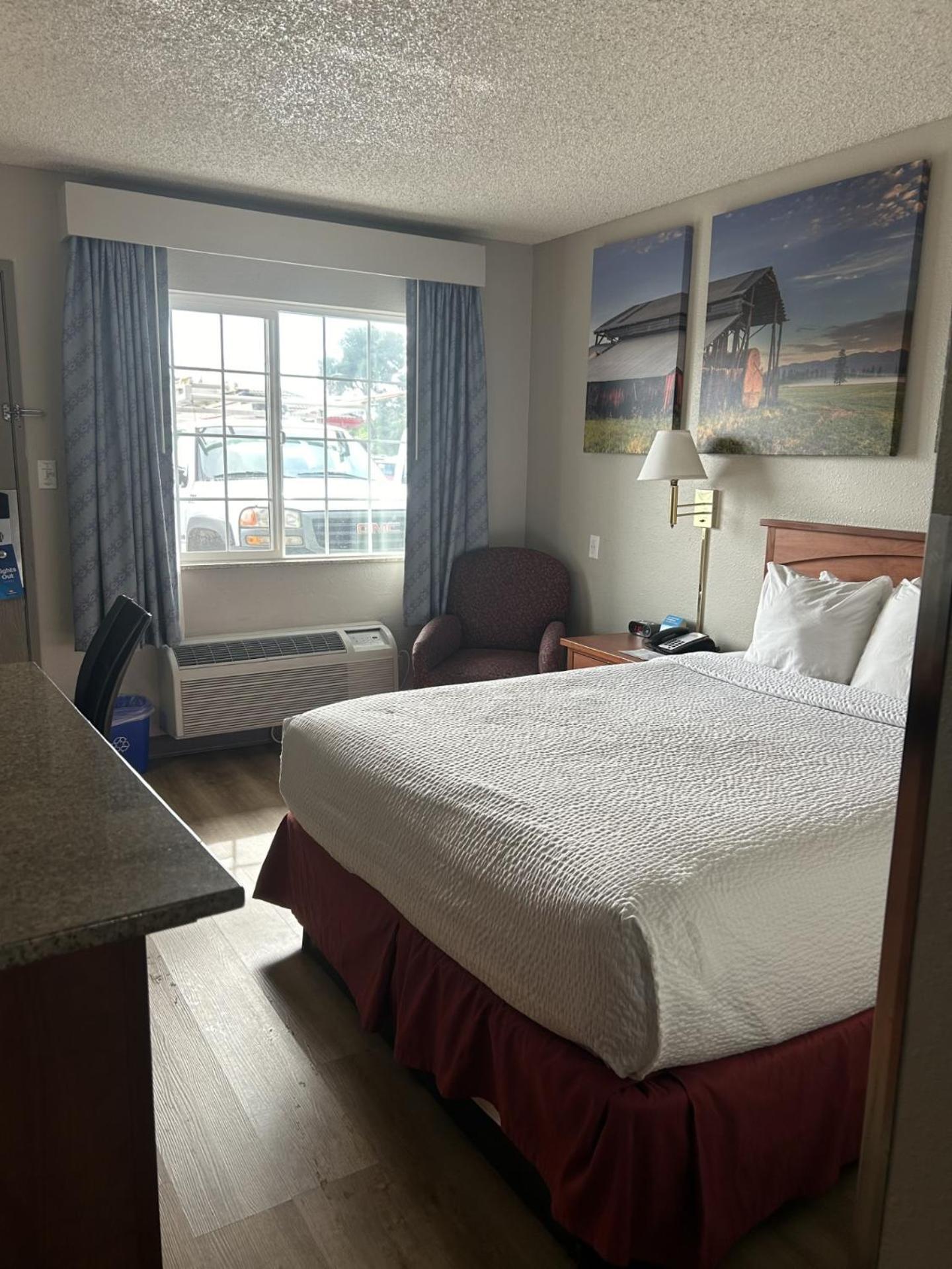 Days Inn By Wyndham Turlock Bagian luar foto