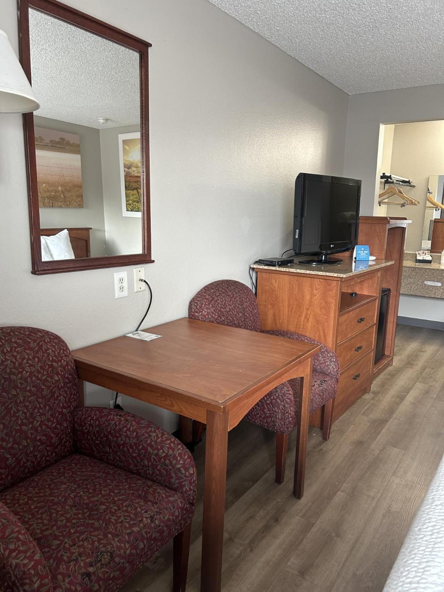 Days Inn By Wyndham Turlock Bagian luar foto