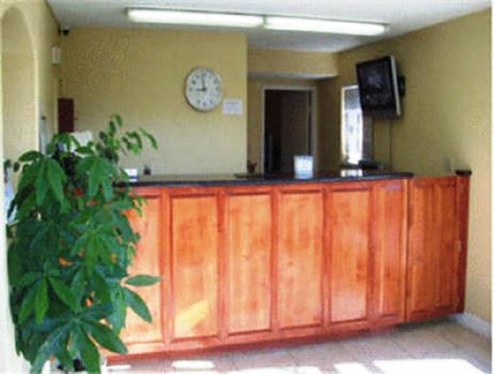 Days Inn By Wyndham Turlock Bagian luar foto