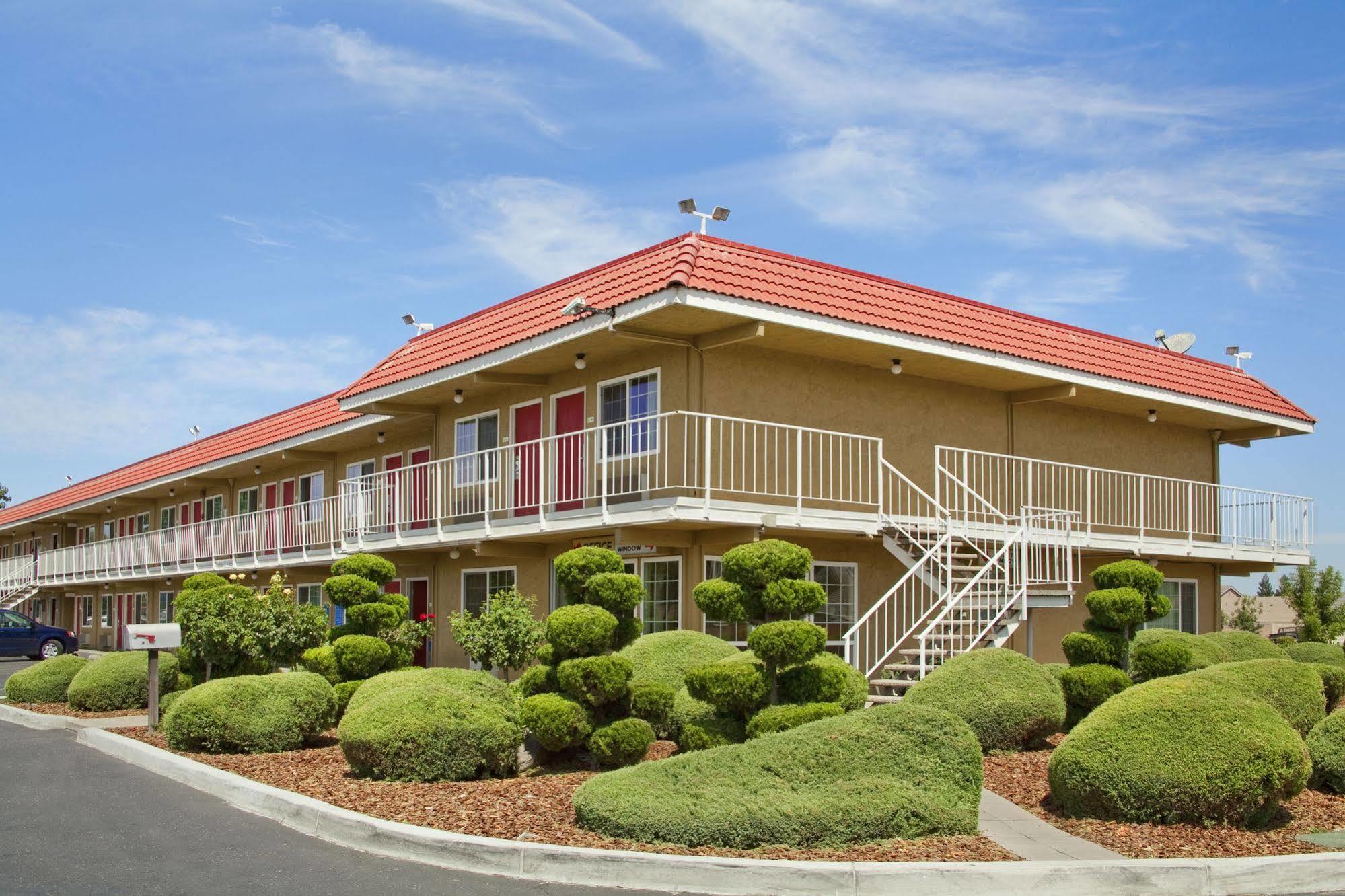 Days Inn By Wyndham Turlock Bagian luar foto